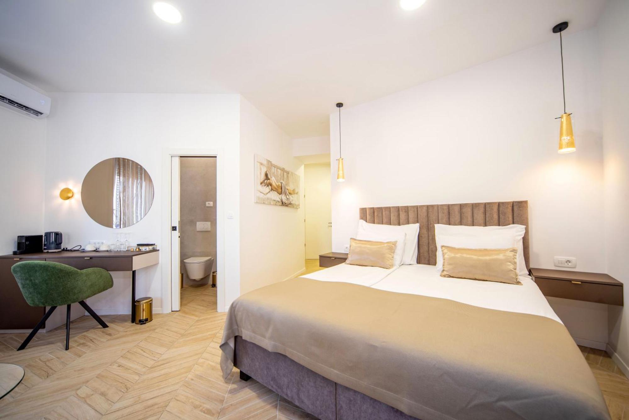 Mariani Luxury In Center *