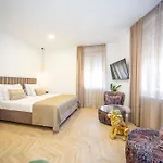 Mariani Luxury Rooms In Center